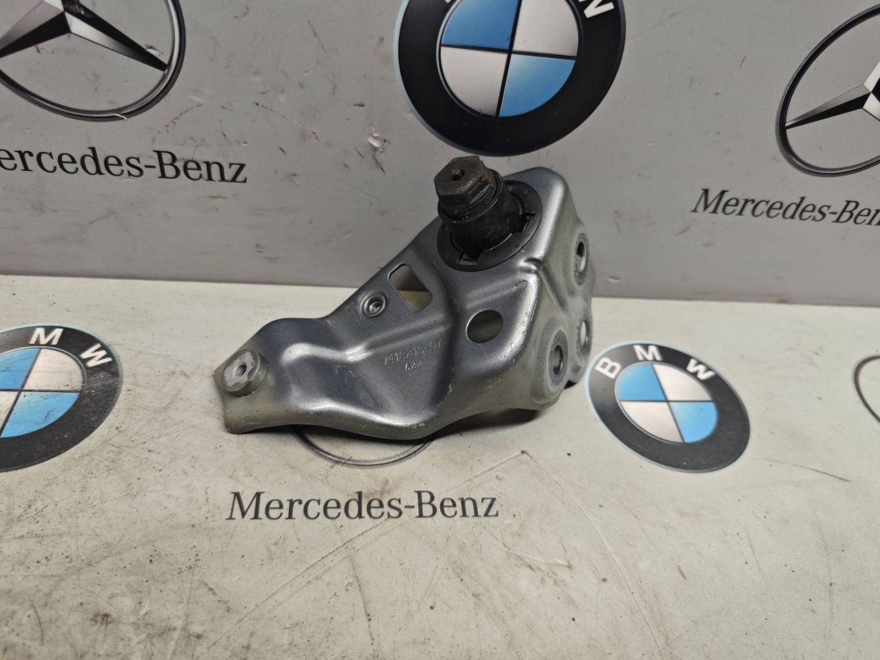 крепление крыла переднего левого BMW X5 G05 [рестайлинг] 2025, 3.0 л., бензин, 7418215