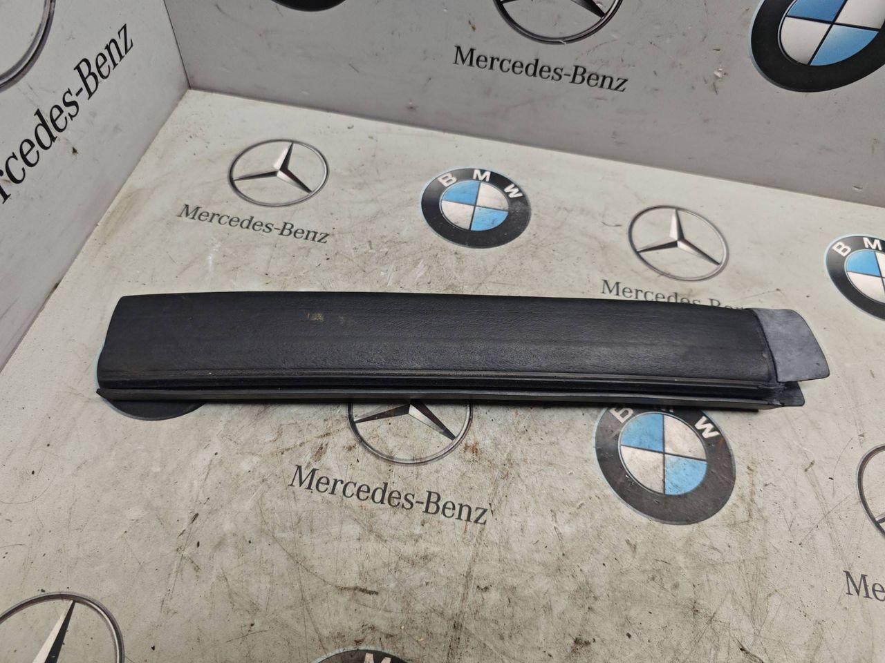 уплотнитель подкапотного пространства BMW X5 G05 [рестайлинг] 2025, 3.0 л., бензин, 7425427