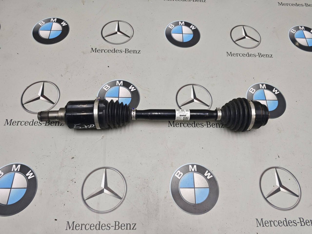 полуось передняя левая (приводной вал, ШРУС) BMW X5 G05 [рестайлинг] 2025, 3.0 л., бензин, 8486201