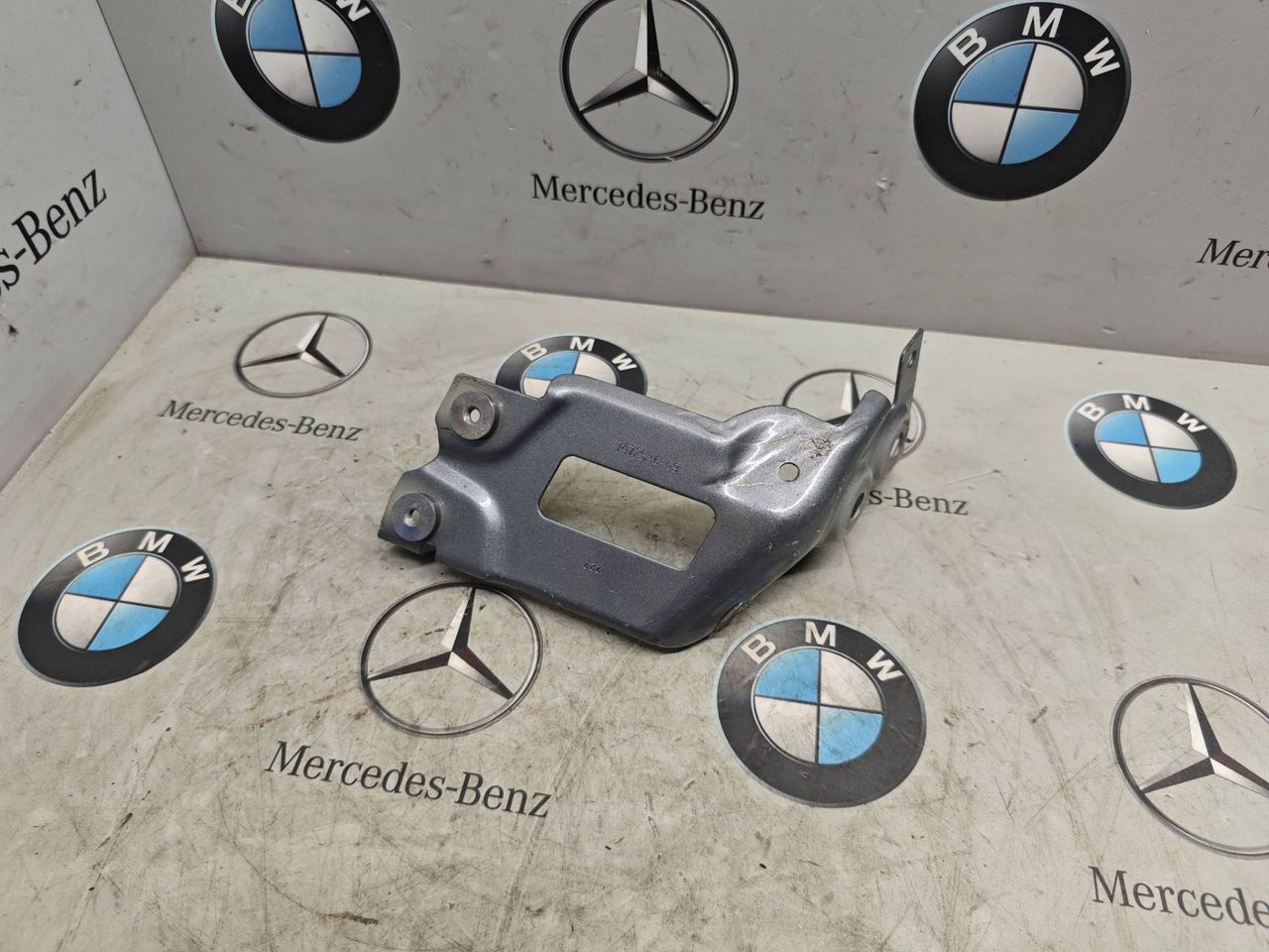 крепление ( кронштейн ) крыла BMW X5 G05 [рестайлинг] 2025, 3.0 л., бензин, 7472596