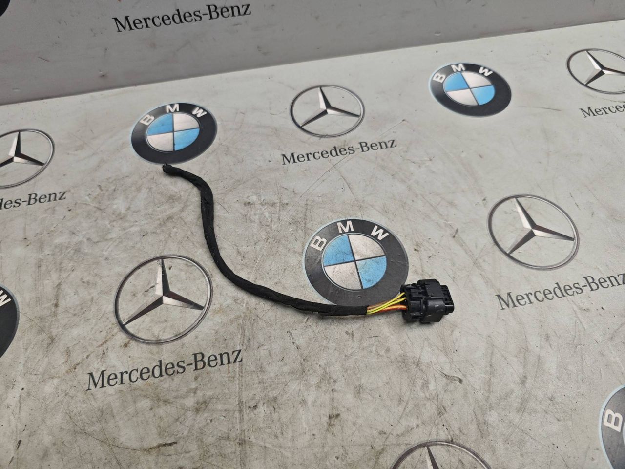 разъем (фишка) проводки BMW X5 G05 [рестайлинг] 2025, 3.0 л., бензин, 6992166