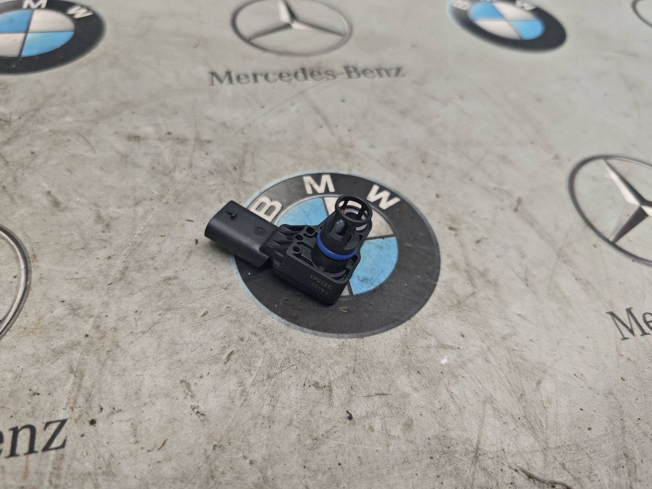 датчик давления во впускном коллекторе BMW X5 G05 [рестайлинг] 2025, 3.0 л., бензин, 8489540