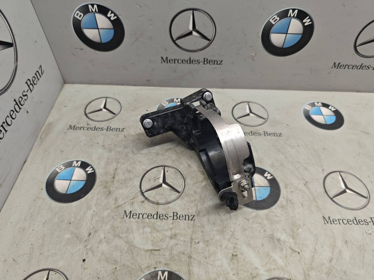 кронштейн (крепление) BMW X5 G05 [рестайлинг] 2025, 3.0 л., бензин, 9454066
