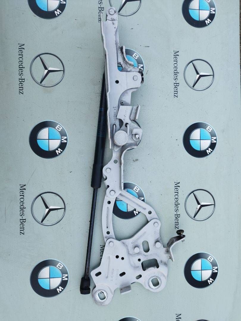 петля капота левая BMW X1 F48 2018, 2.0 л., бензин, АКПП, 7329441