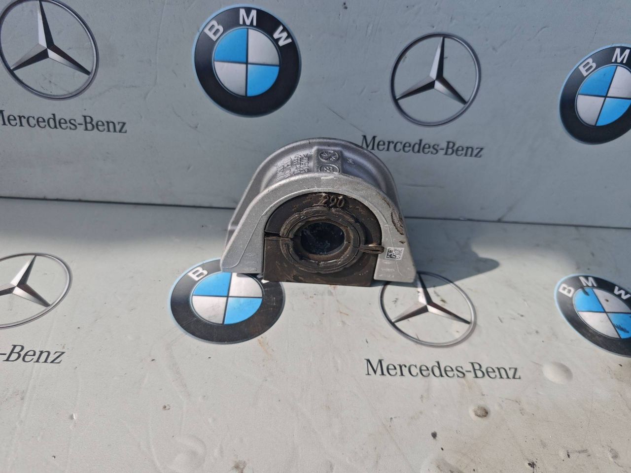 крепление стабилизатора / втулки стабилизатора BMW X5 G05 [рестайлинг] 2024, бензин, 6865709