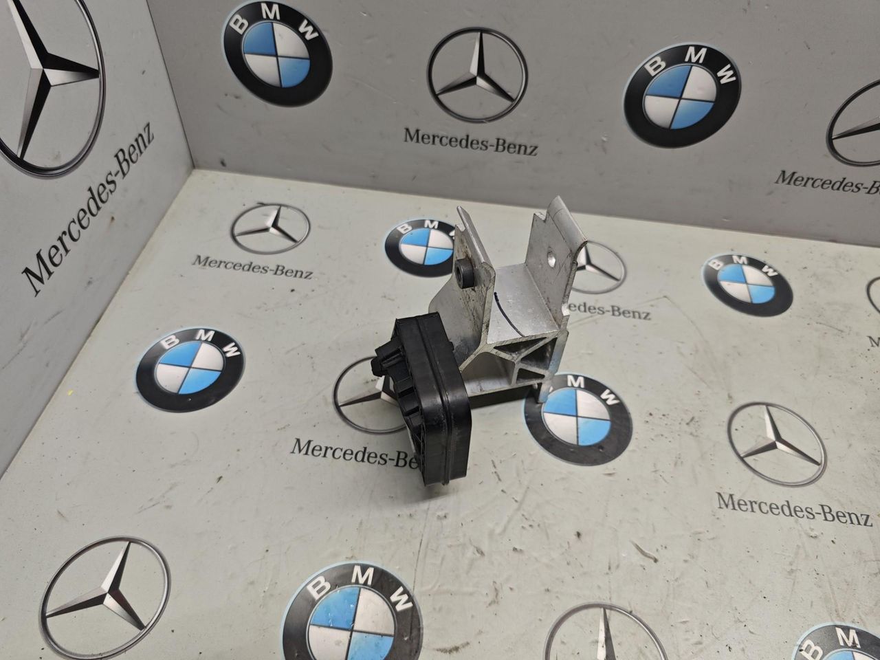 кронштейн радиатора BMW X5 G05 [рестайлинг] 2025, 3.0 л., бензин, 7421636