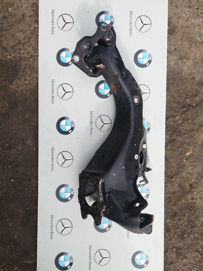 кулак поворотный правый BMW X1 F48 2018, 2.0 л., бензин, АКПП, 6851580