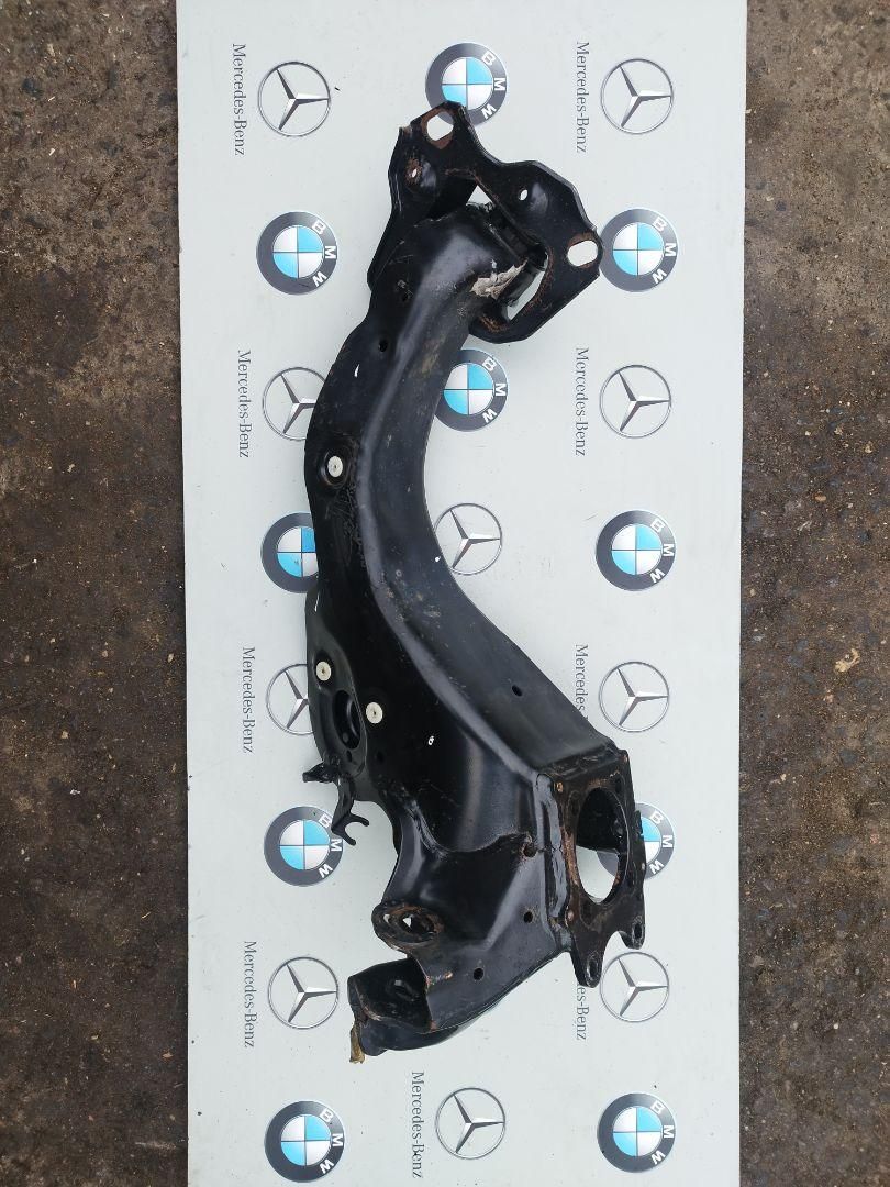 кулак поворотный левый BMW X1 F48 2018, 2.0 л., бензин, АКПП, 6851579