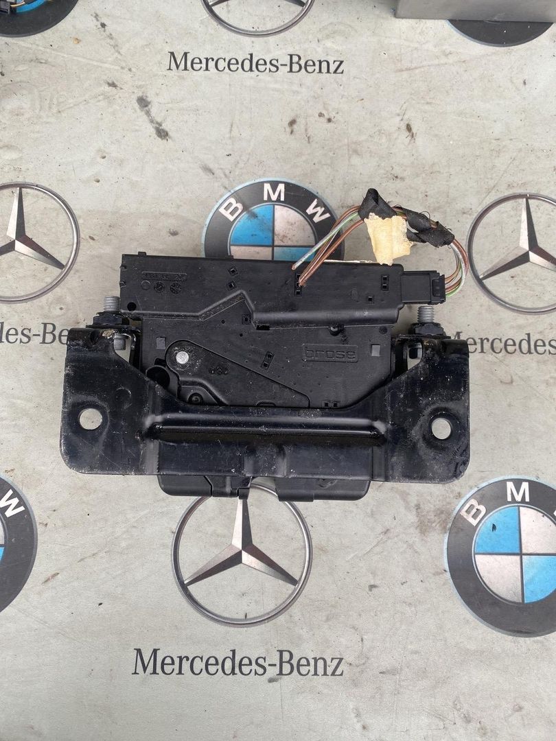 замок багажника BMW X3 F25 2011, 3.0 л., N52 B30, бензин, 7233025
