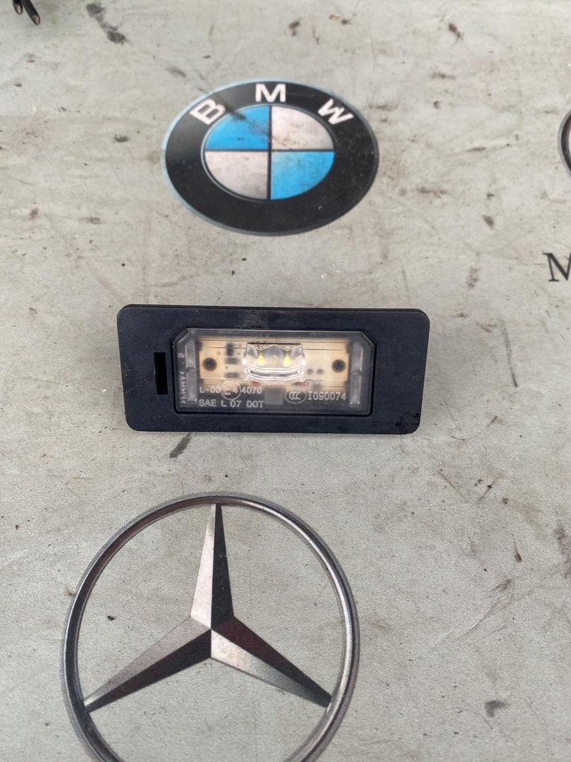 подсветка номера BMW X3 F25 2011, 3.0 л., N52 B30, бензин, 7193293