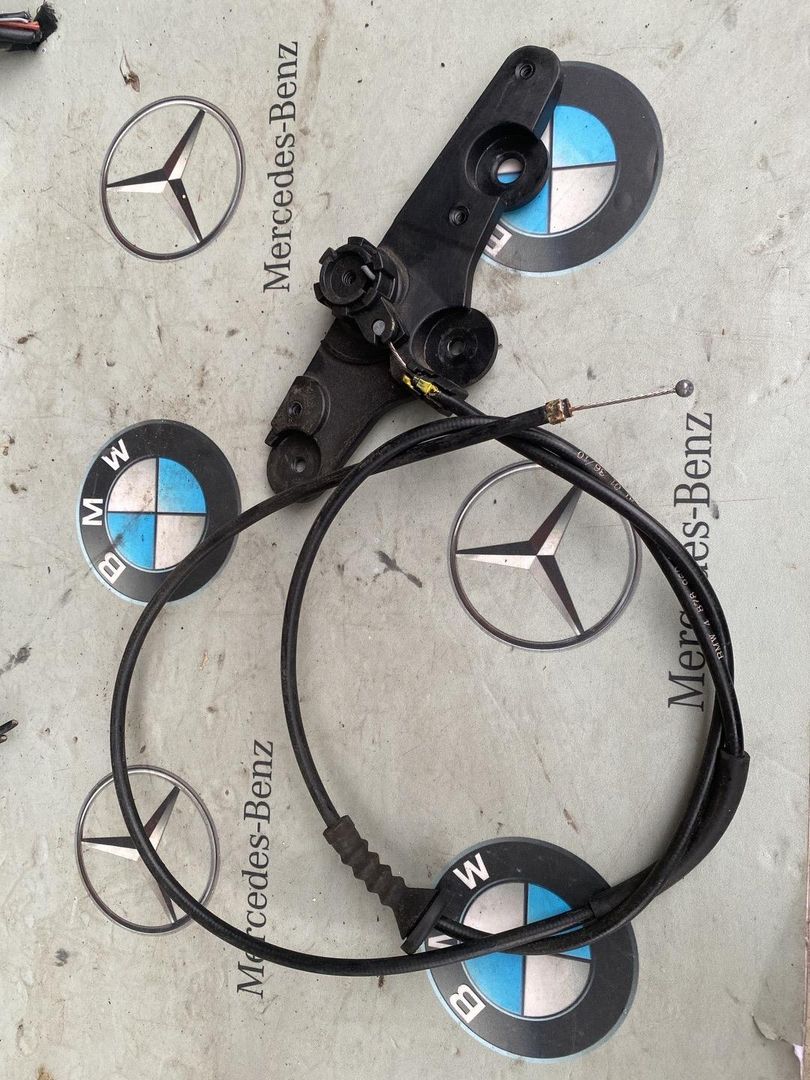 трос капота BMW X3 F25 2011, 3.0 л., N52 B30, бензин