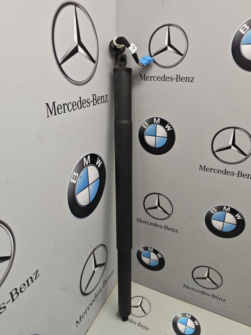 амортизатор крышки багажника (3-5 двери) BMW X7 G07 [рестайлинг] 2024, 3.0 л., B58B30, бензин, 475, полный привод, 9482803