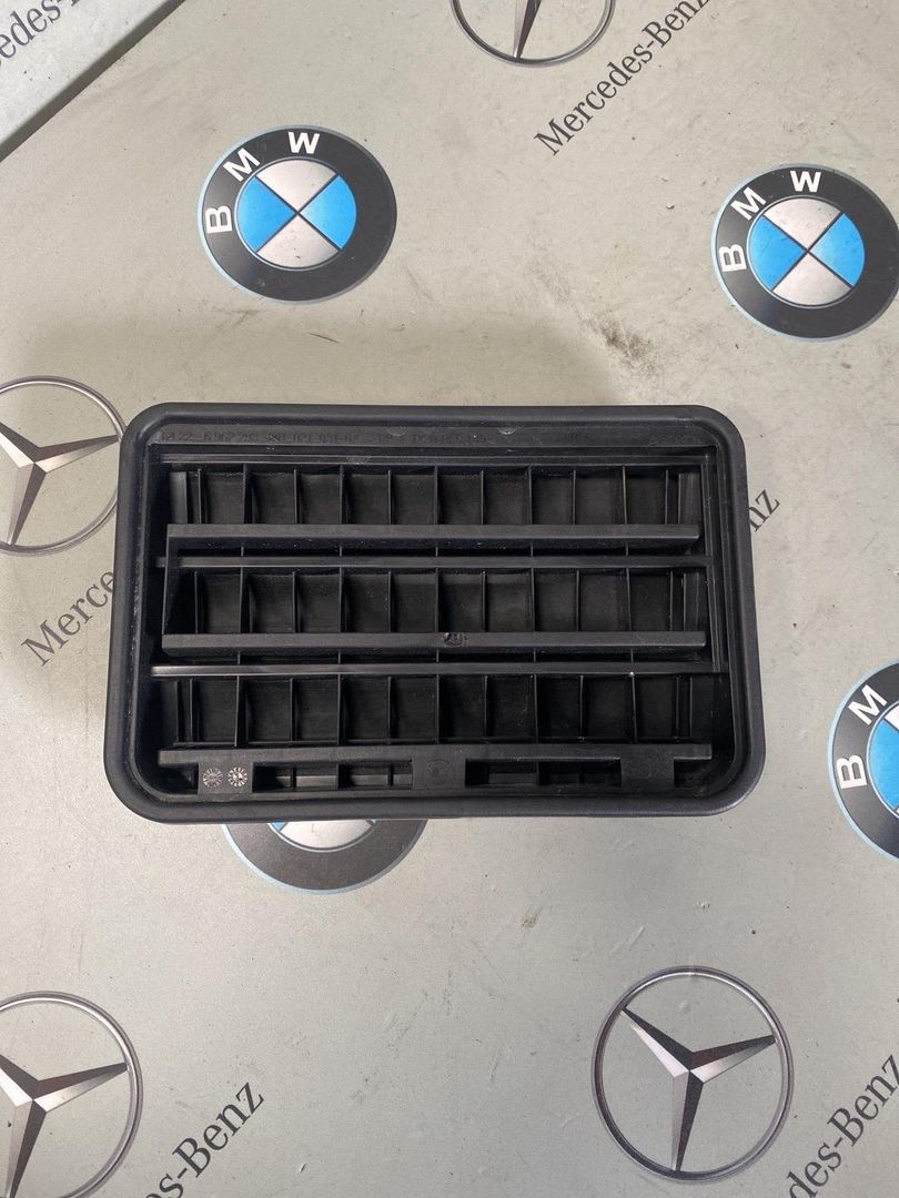 решетка вентиляции багажника BMW X3 F25 2011, 3.0 л., N52 B30, бензин, 6962293