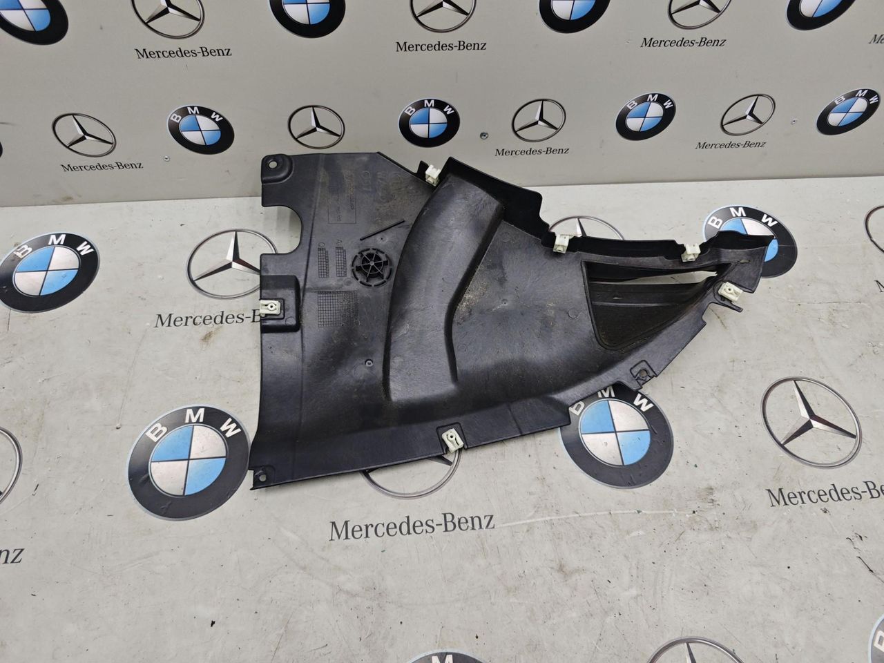защита арок передняя левая (подкрылок) BMW X7 G07 [рестайлинг] 2024, 3.0 л., B58B30, бензин, 475, полный привод, 7453929