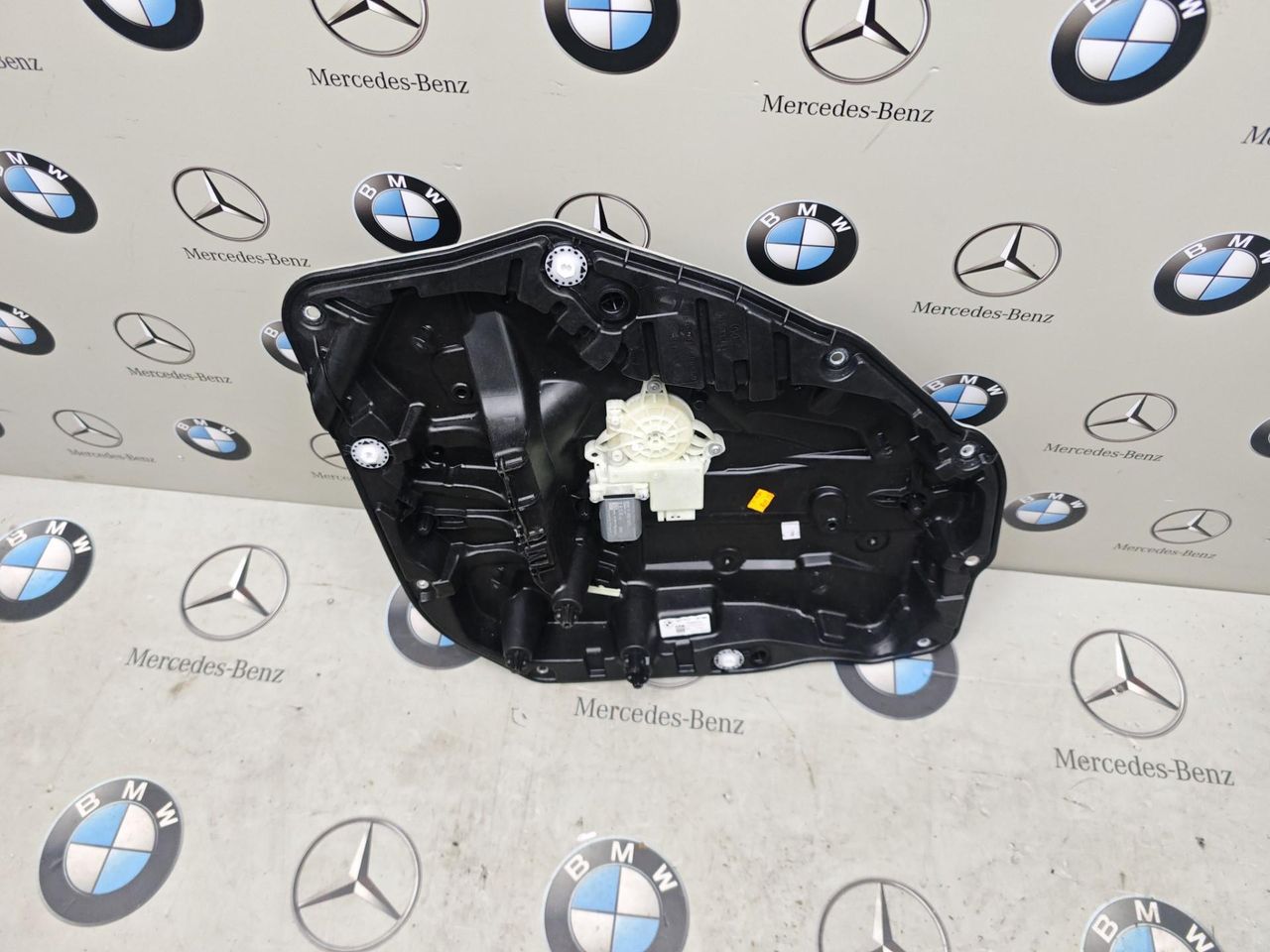 стеклоподъемник задний правый BMW X7 G07 [рестайлинг] 2024, 3.0 л., B58B30, бензин, 475, полный привод, 9450786
