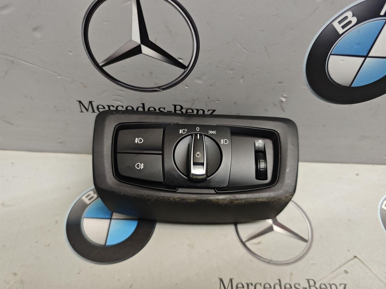 переключатель света BMW 2 серия Active Tourer F45 2015, 2.0 л., бензин, 9311727