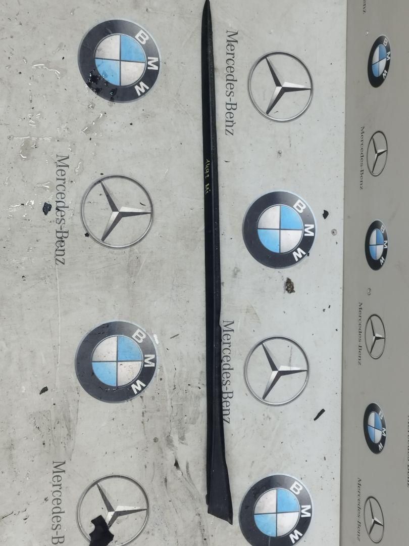 молдинг лобового стекла BMW X1 F48 2018, 2.0 л., бензин, АКПП, 7350610 - фото №1