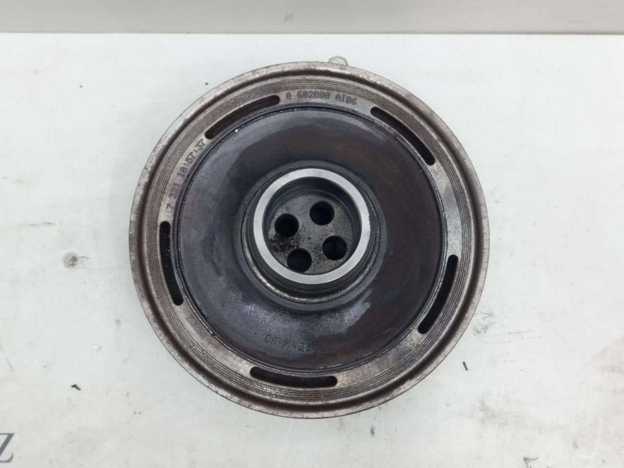 шкив коленвала BMW X1 F48 2018, 2.0 л., бензин, АКПП, 8602800