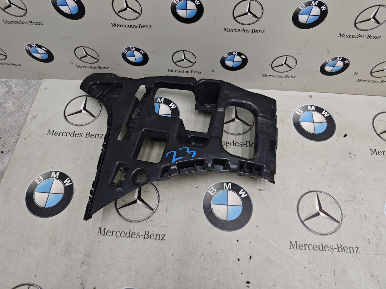 Крепление бампера заднего BMW 2 серия Active Tourer F45 2015, 2.0 л., бензин, 7318753