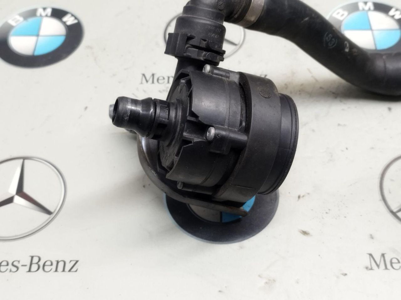 насос антифриза дополнительный BMW 2 серия Active Tourer F45 2015, 2.0 л., B48 A20 A, 8605322