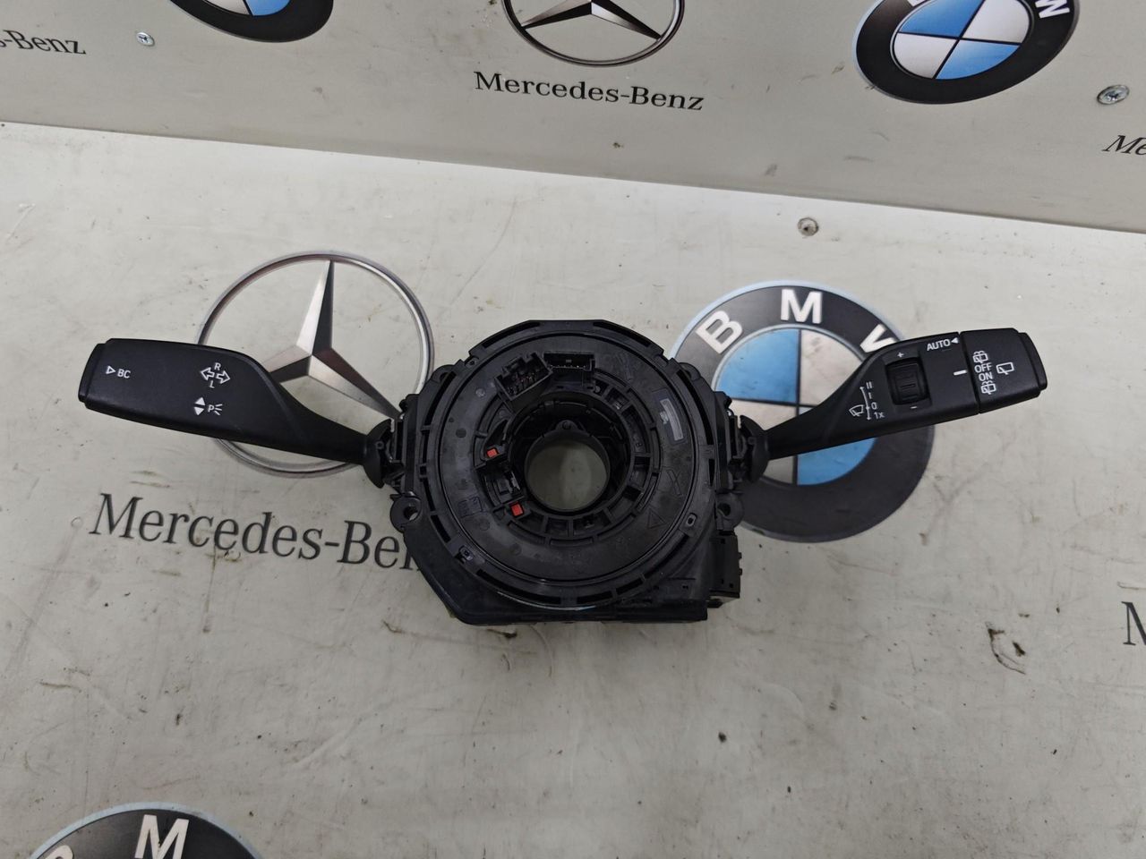 переключатель подрулевой (стрекоза) BMW 2 серия Active Tourer F45 2015, 2.0 л., бензин, 9330563, 9305954