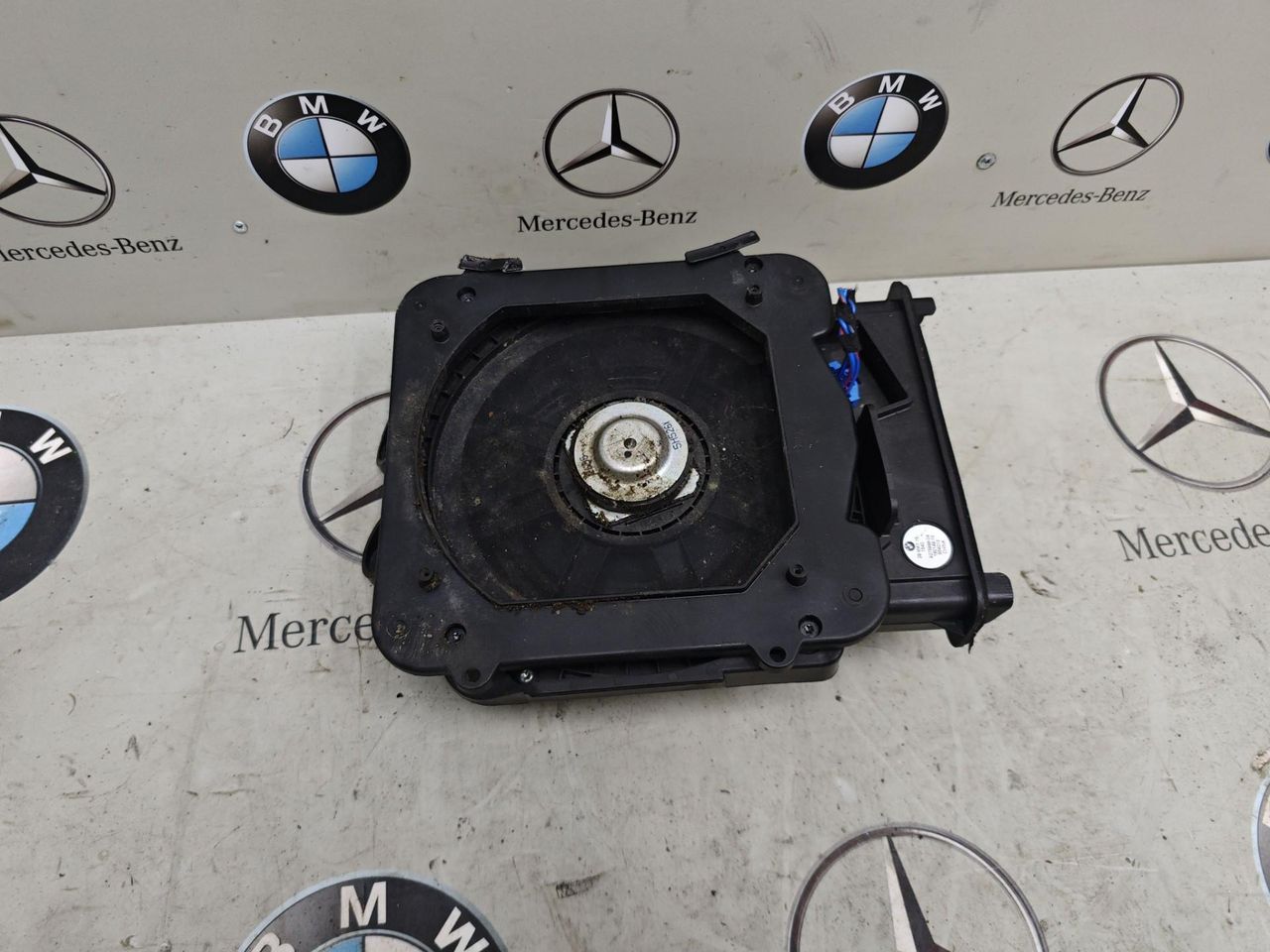 сабвуфер BMW 2 серия Active Tourer F45 2015, 2.0 л., B48 A20 A, 9275996