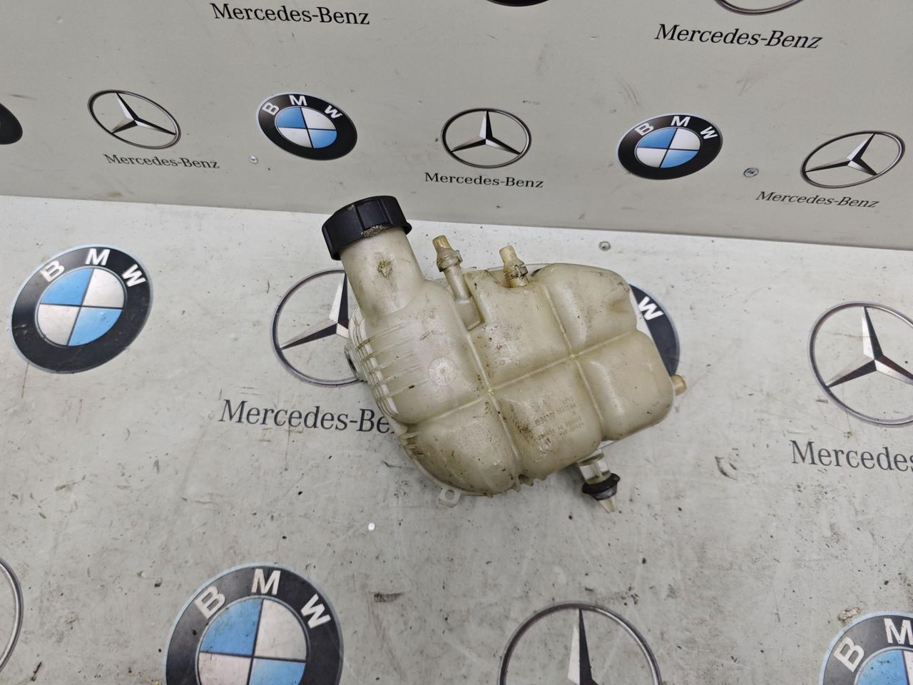 бачок расширительный BMW 2 серия Active Tourer F45 2015, 2.0 л., B48 A20 A, 7617362 - фото №1