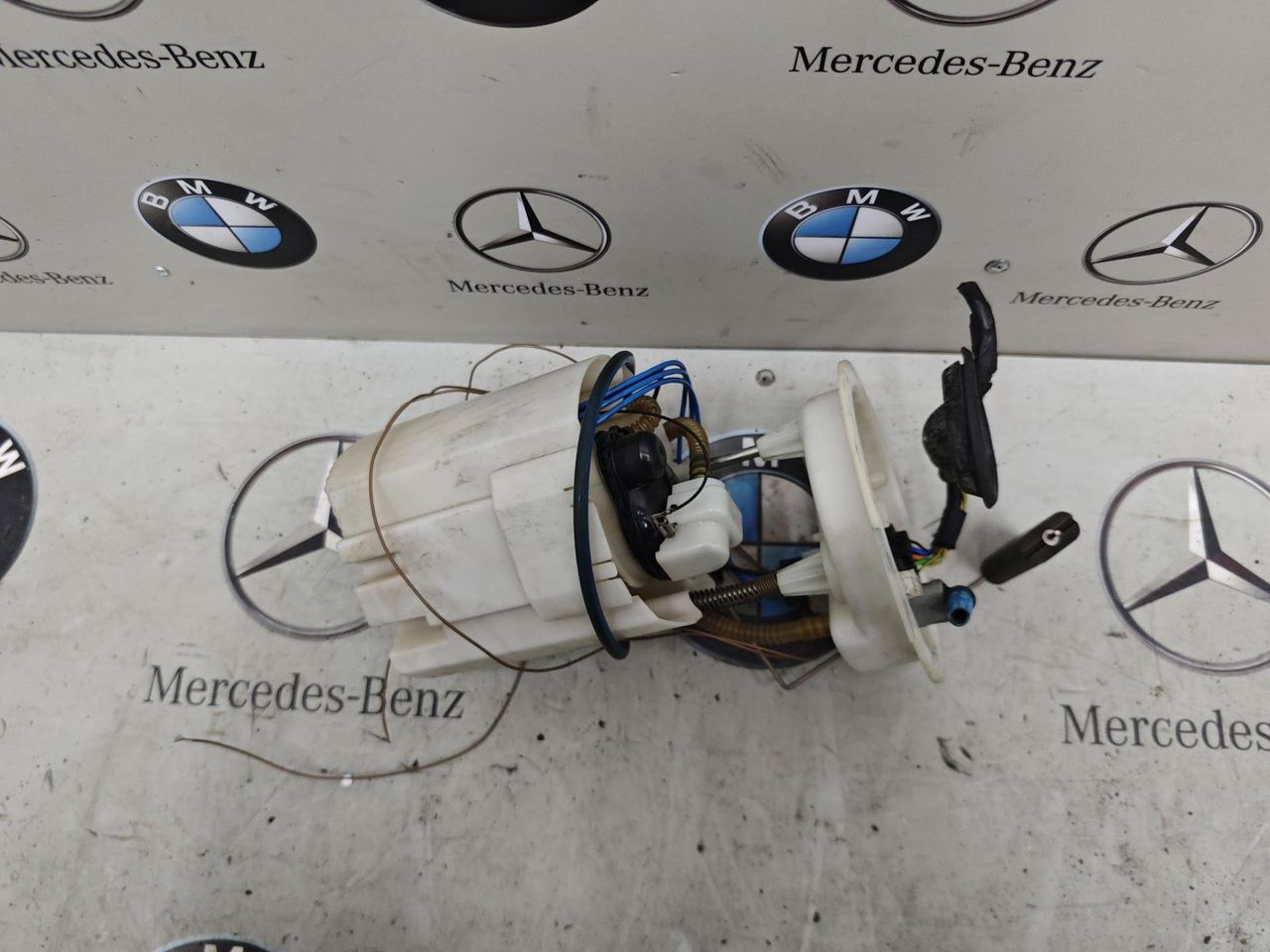 насос топливный BMW 2 серия Active Tourer F45 2015, 2.0 л., B48 A20 A, 7300463