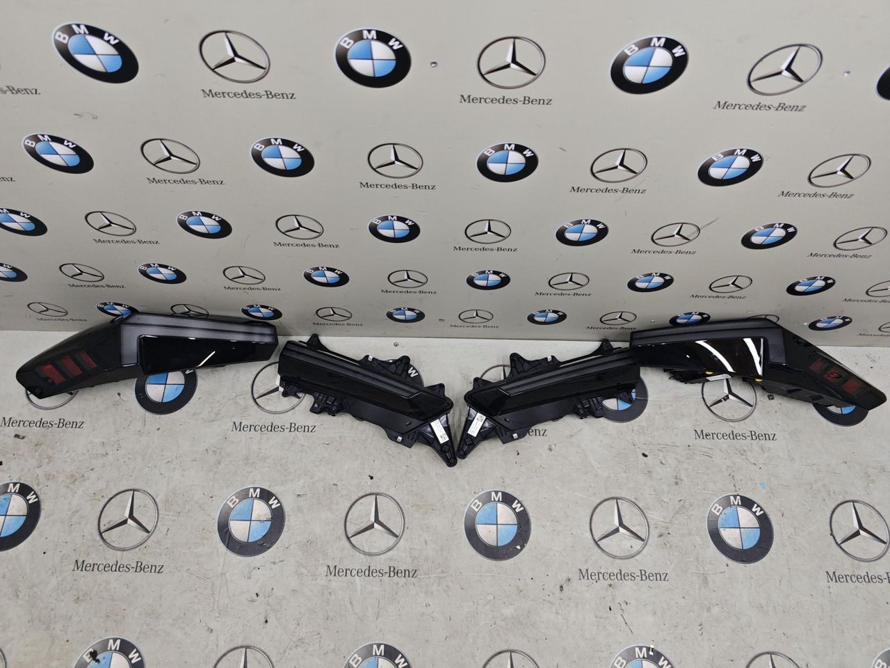 фонари задние (комплект) BMW XM G09 2024, 4.4 л., бензин, 475, полный привод, 9879753, 9879757, 9879758, 9879754