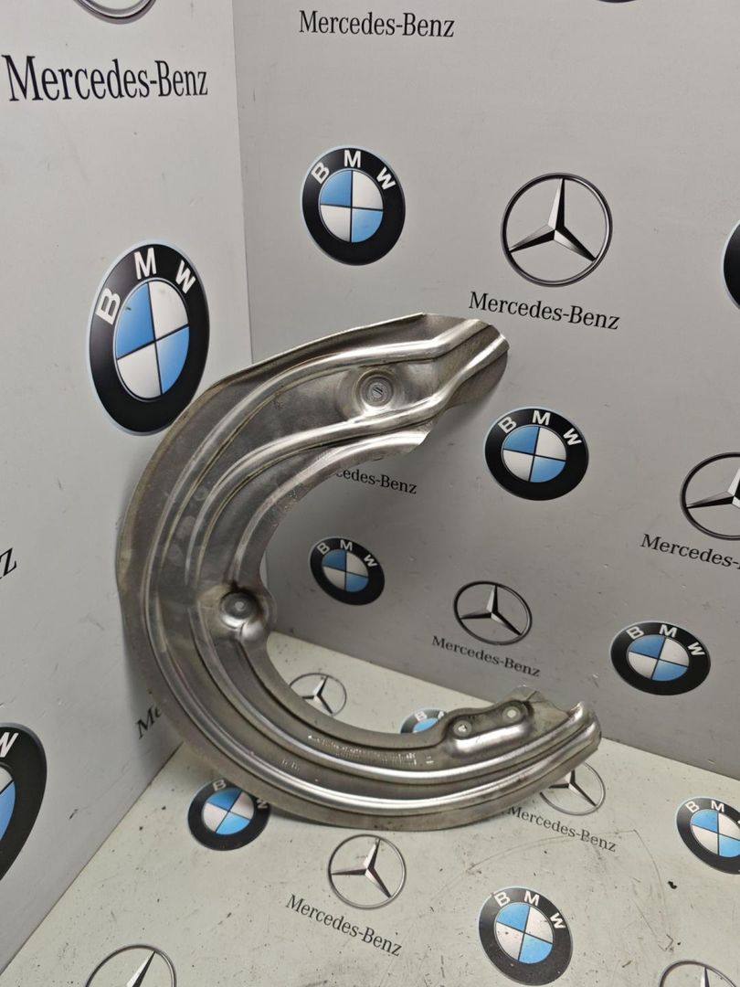 защитный кожух тормозного механизма BMW XM G09 2024, 4.4 л., бензин, 475, полный привод, 8831228