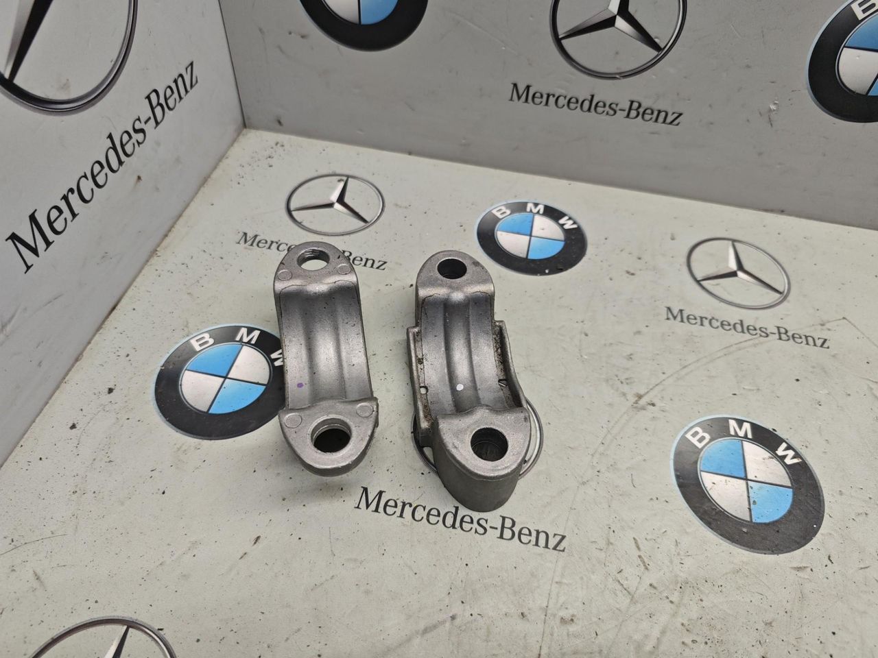 крепление стабилизатора / втулки стабилизатора BMW XM G09 2024, 4.4 л., бензин, 475, полный привод, 6865706, 6861475