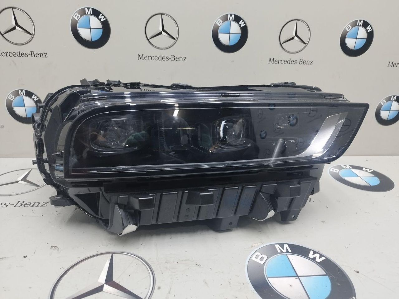фара правая BMW X7 G07 [рестайлинг] 2023, 3.0 л., B58 B30 A, бензин, 475, 5A8D312