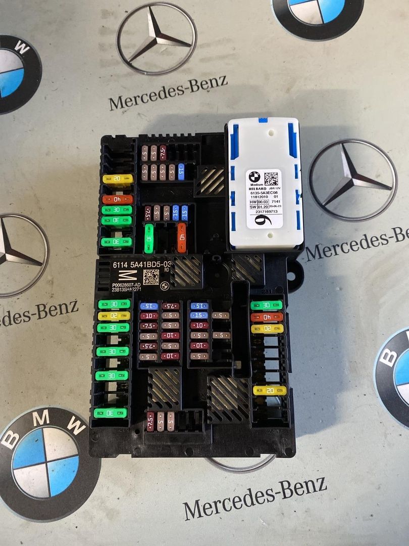 блок предохранителей BMW X7 G07 [рестайлинг] 2023, 3.0 л., B58 B30 A, бензин, 475, 5A41BD5