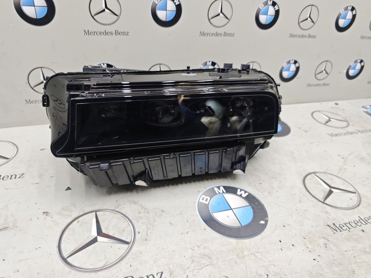 фара левая BMW XM G09 2024, 4.4 л., бензин, 475, полный привод, 5A8D461