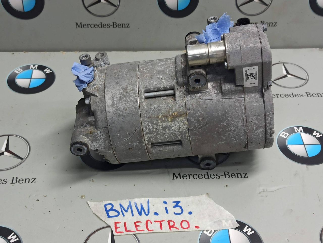 компрессор кондиционера BMW i3 L01 2014, 9496107