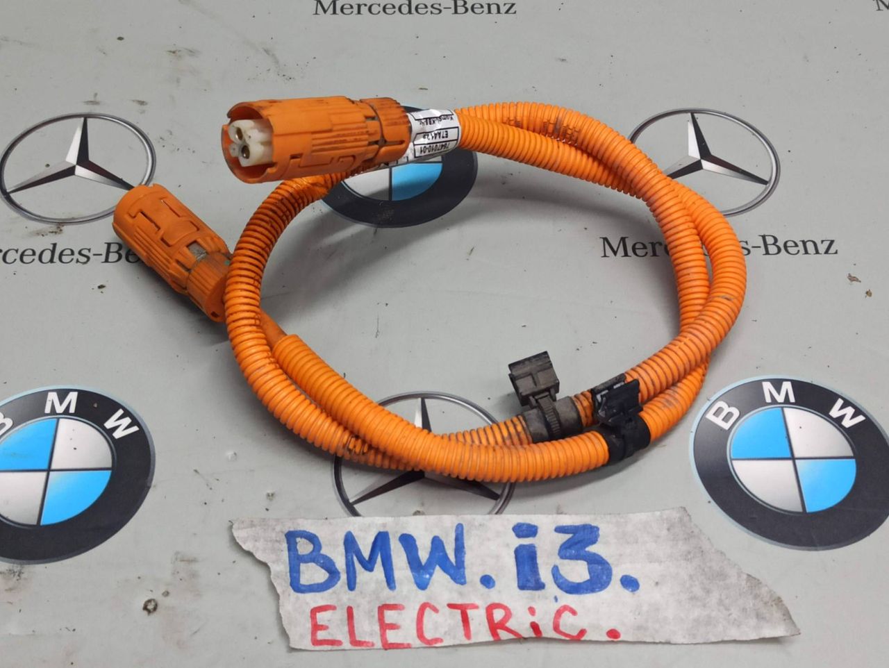 плюсовой провод аккумулятора BMW i3 L01 2014, 7647010