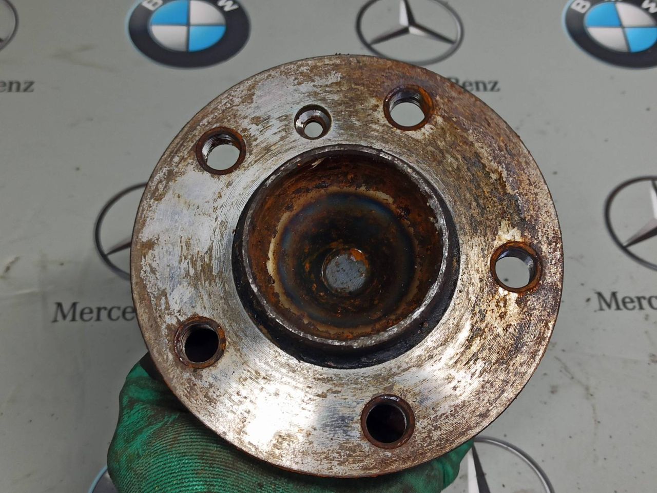 ступица передняя BMW i3 L01 2014, 6867927