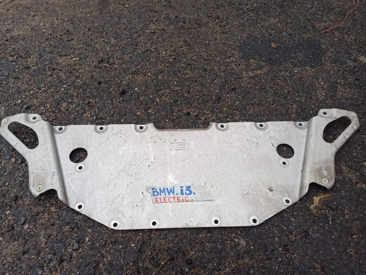 защита днища BMW i3 L01 2014, 6858282