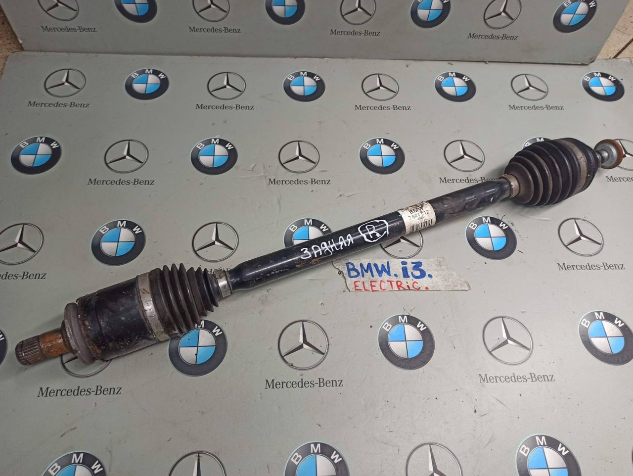 полуось задняя (приводной вал, ШРУС) BMW i3 L01 2014, 7641212