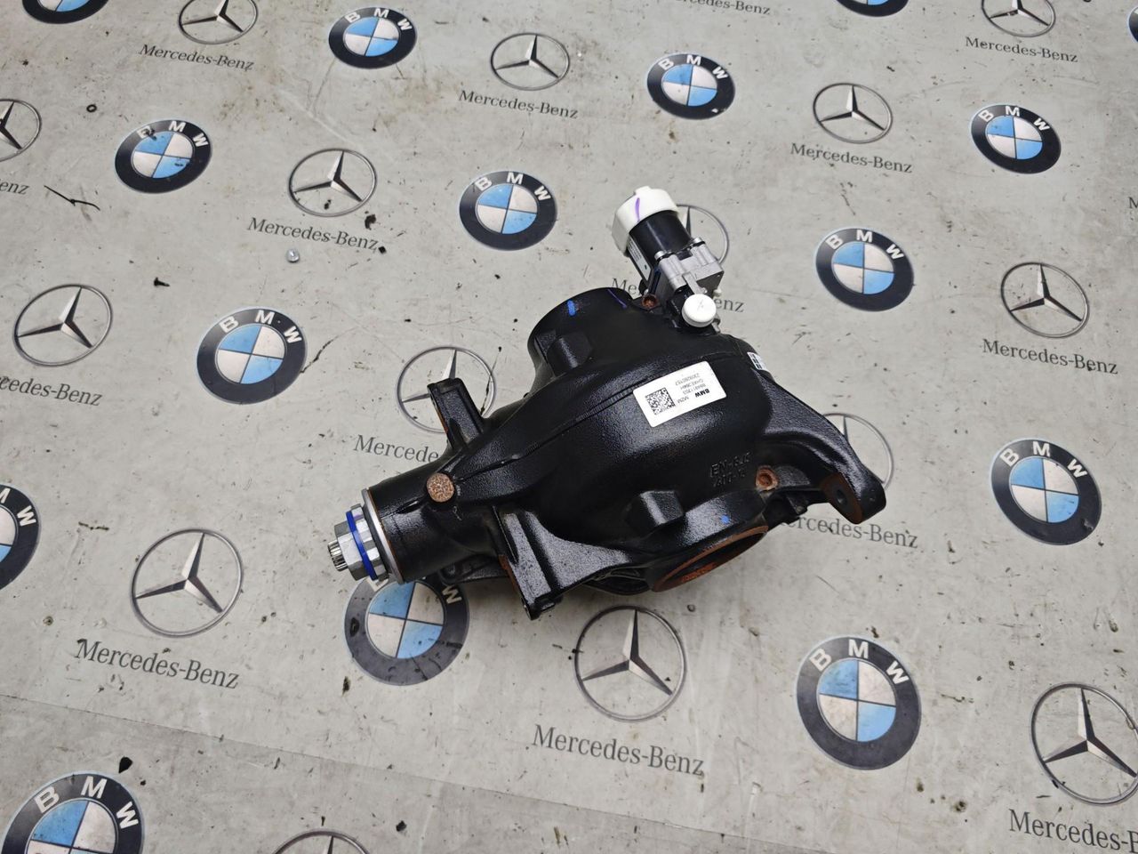 редуктор заднего моста BMW XM G09 2024, 4.4 л., бензин, 475, полный привод, 8849117