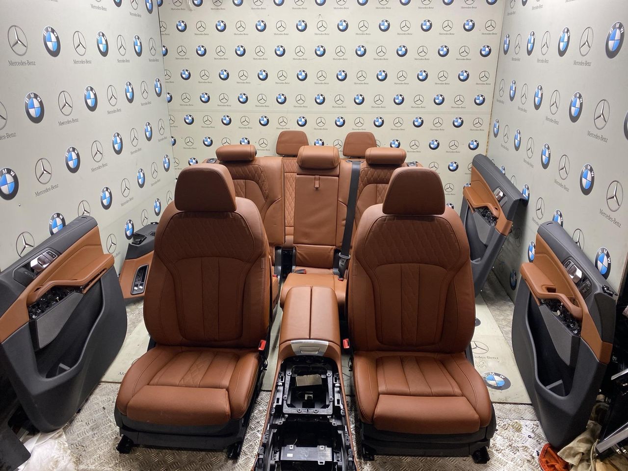 салон (комплект сидений) BMW X7 G07 [рестайлинг] 2023, 3.0 л., B58 B30 A, бензин, 475