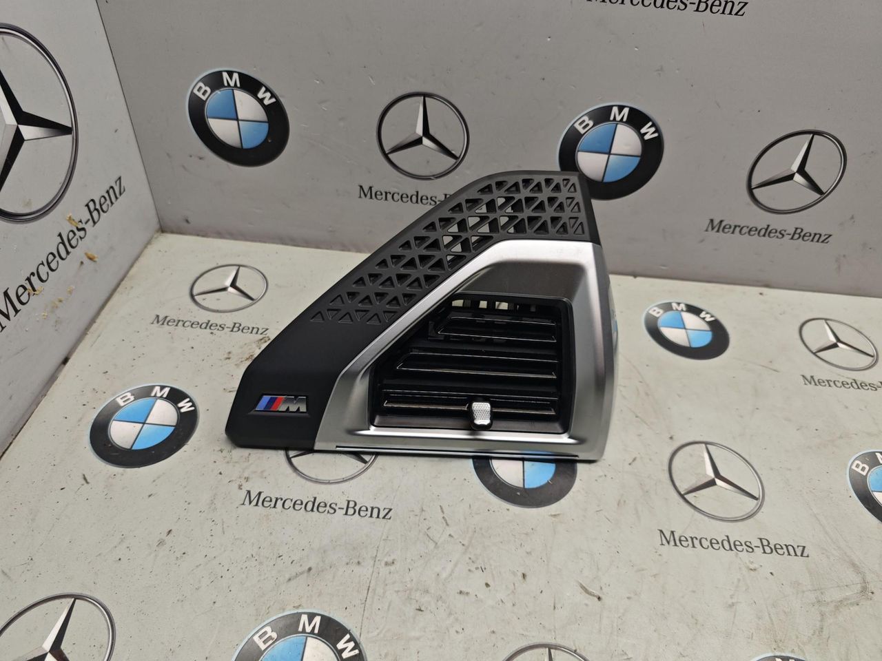 дефлектор обдува салона BMW XM G09 2024, 4.4 л., бензин, 475, полный привод, 5A4F827
