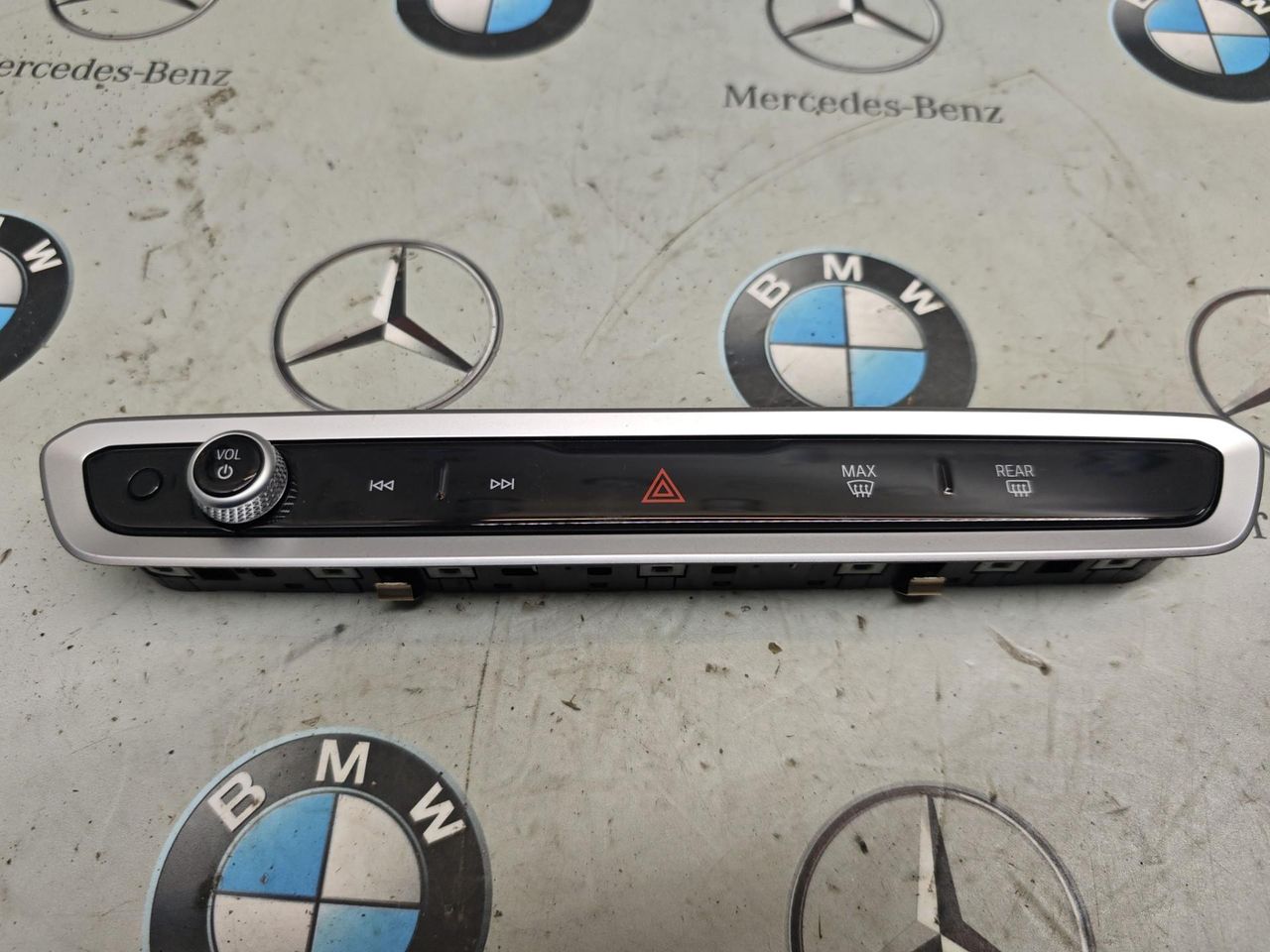 панель управления магнитолой BMW XM G09 2024, 4.4 л., бензин, 475, полный привод, 5A64198