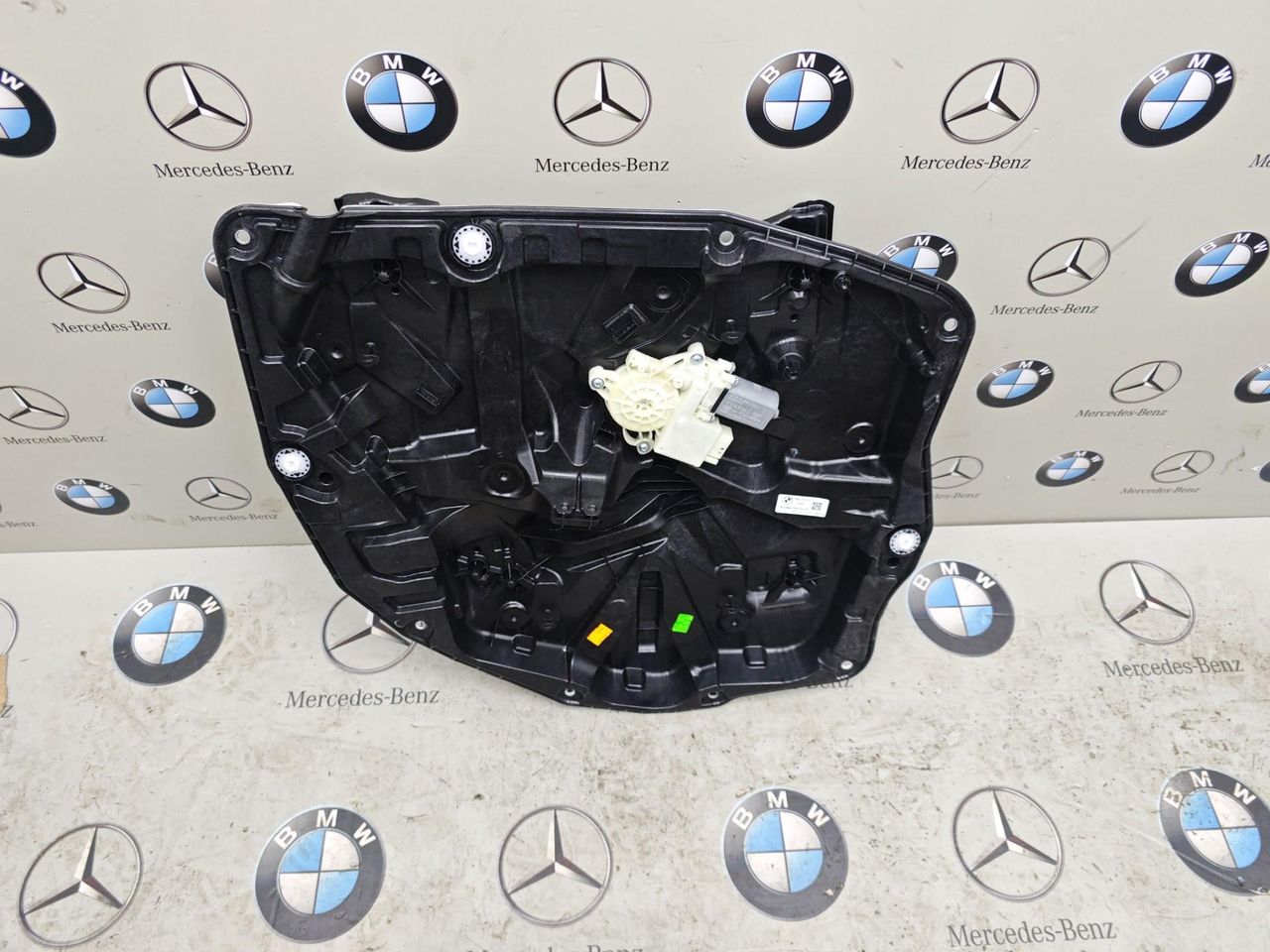 стеклоподъемник задний левый BMW XM G09 2024, 4.4 л., бензин, 475, полный привод, 9853725