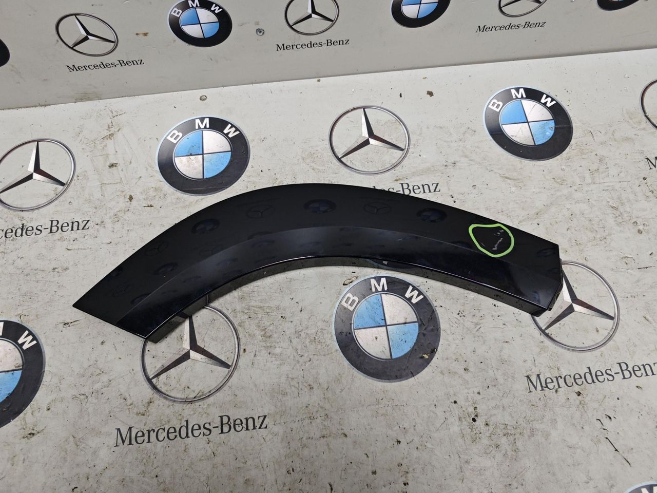 молдинг двери задней правой BMW XM G09 2024, 4.4 л., бензин, 475, полный привод, 9851028