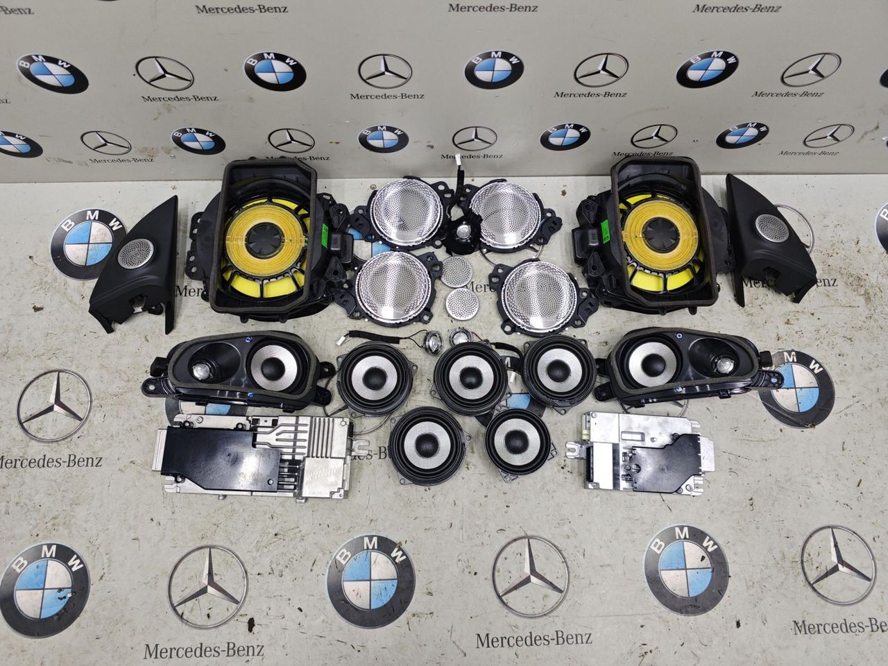 комплект акустики BMW XM G09 2024, 4.4 л., бензин, 475, полный привод, 2622773, 2622510, 5A9BF95, 5A52E25, 7952129, 7952130, 5A012D4, 5A012D3, 5A012E2, 5A012E1, 5A12120, 5A12119