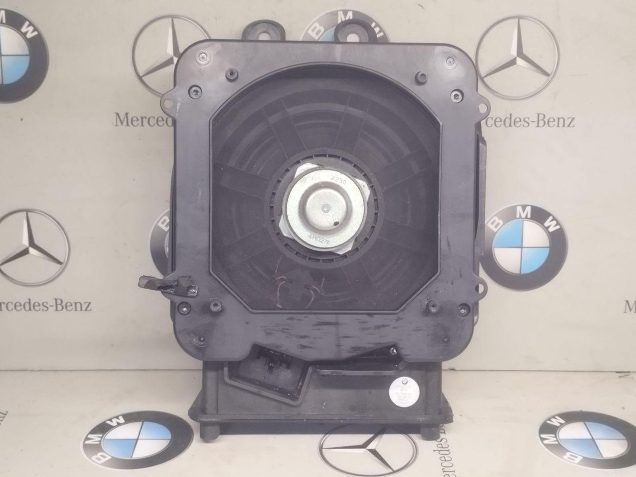 сабвуфер BMW 2 серия Active Tourer F45 2015, 2.0 л., бензин, 9275995