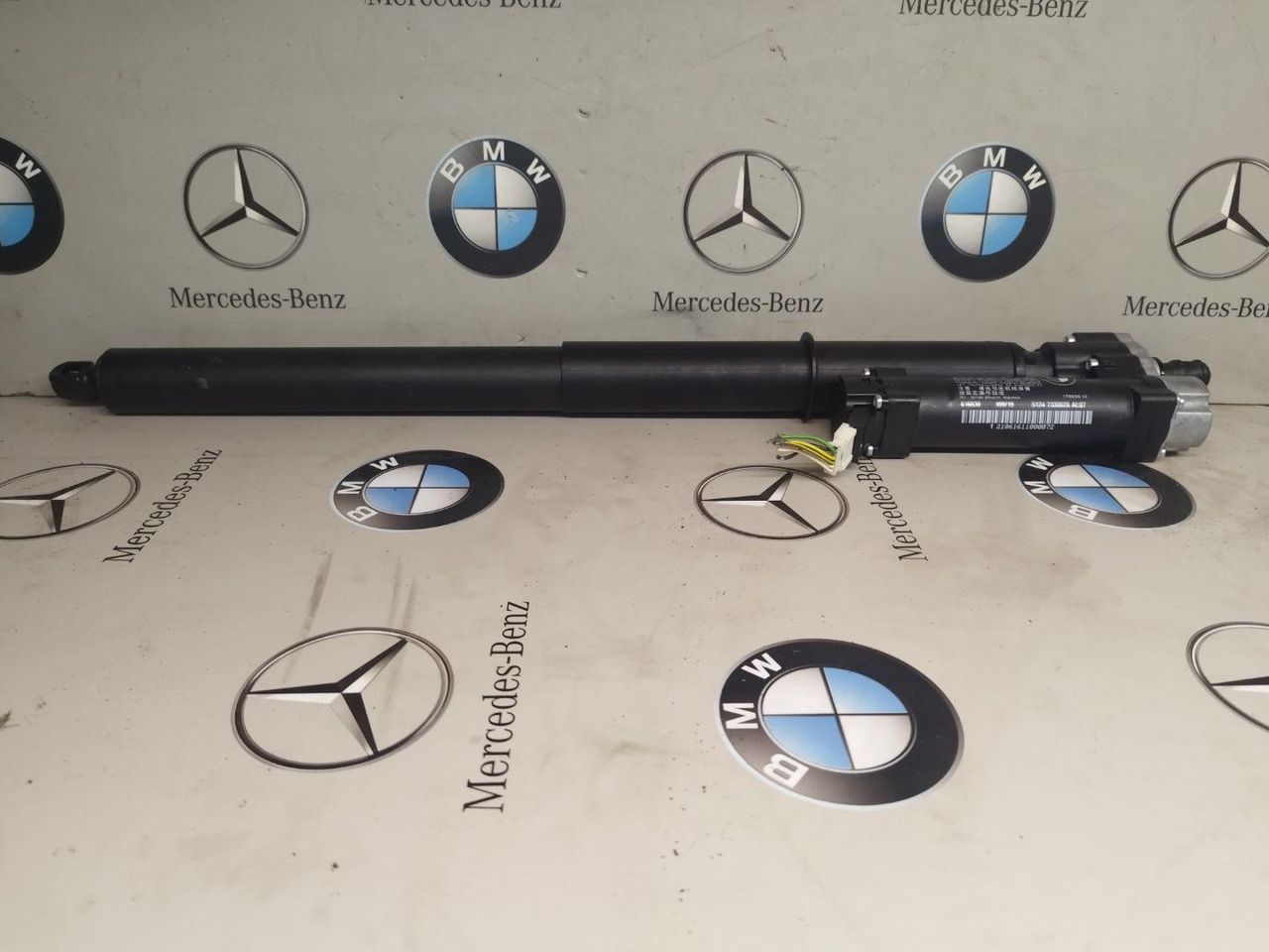 амортизатор крышки багажника (3-5 двери) BMW 4 серия F32/F33/F36 2014, 2.0 л., бензин, 7330628