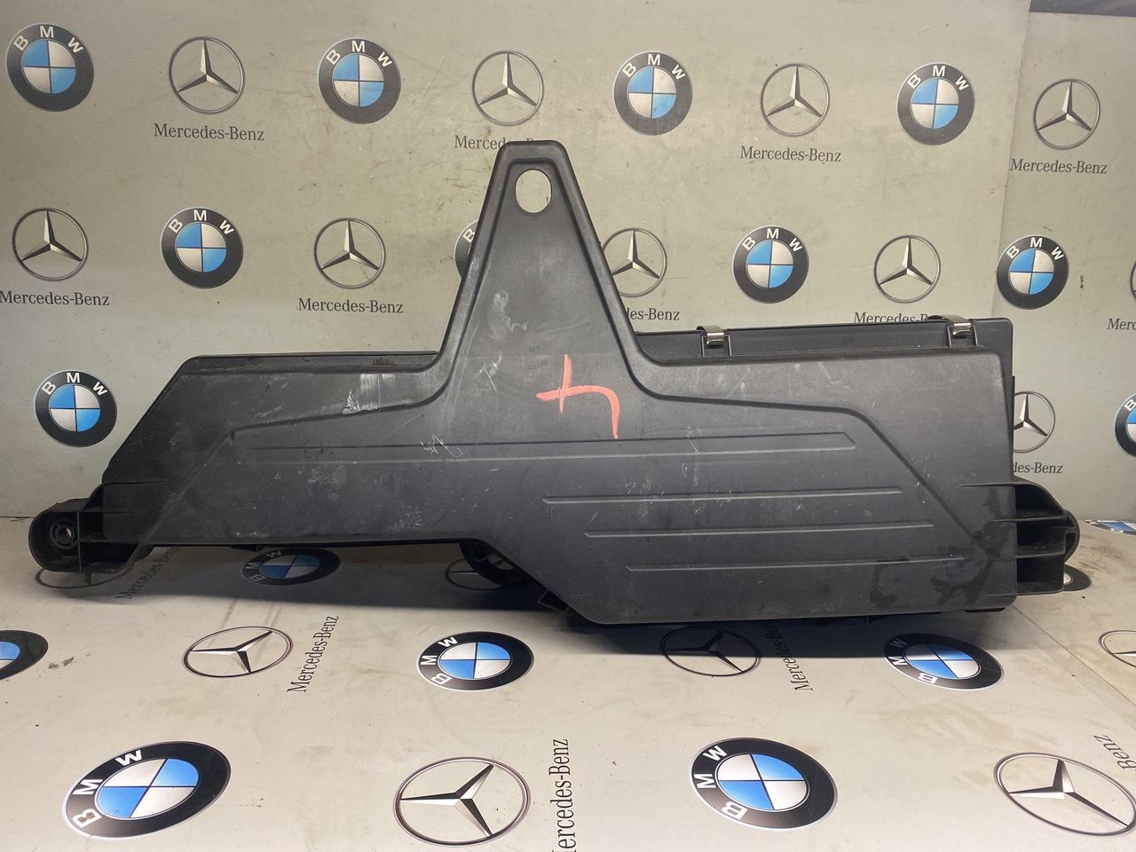 корпус воздушного фильтра BMW 4 серия F32/F33/F36 2014, 2.0 л., бензин, 7597589
