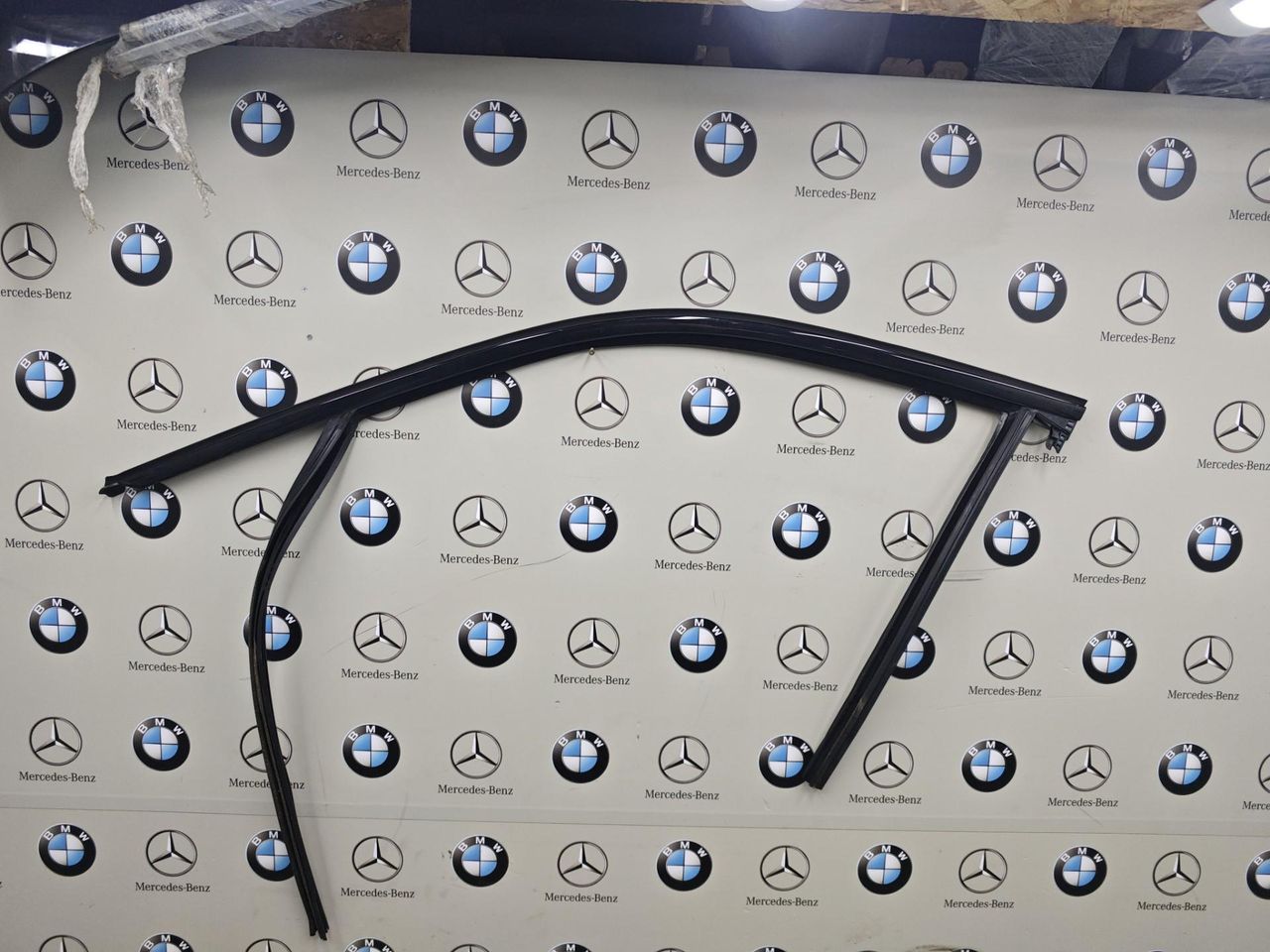 молдинг двери передней левой BMW XM G09 2024, 4.4 л., бензин, 475, полный привод